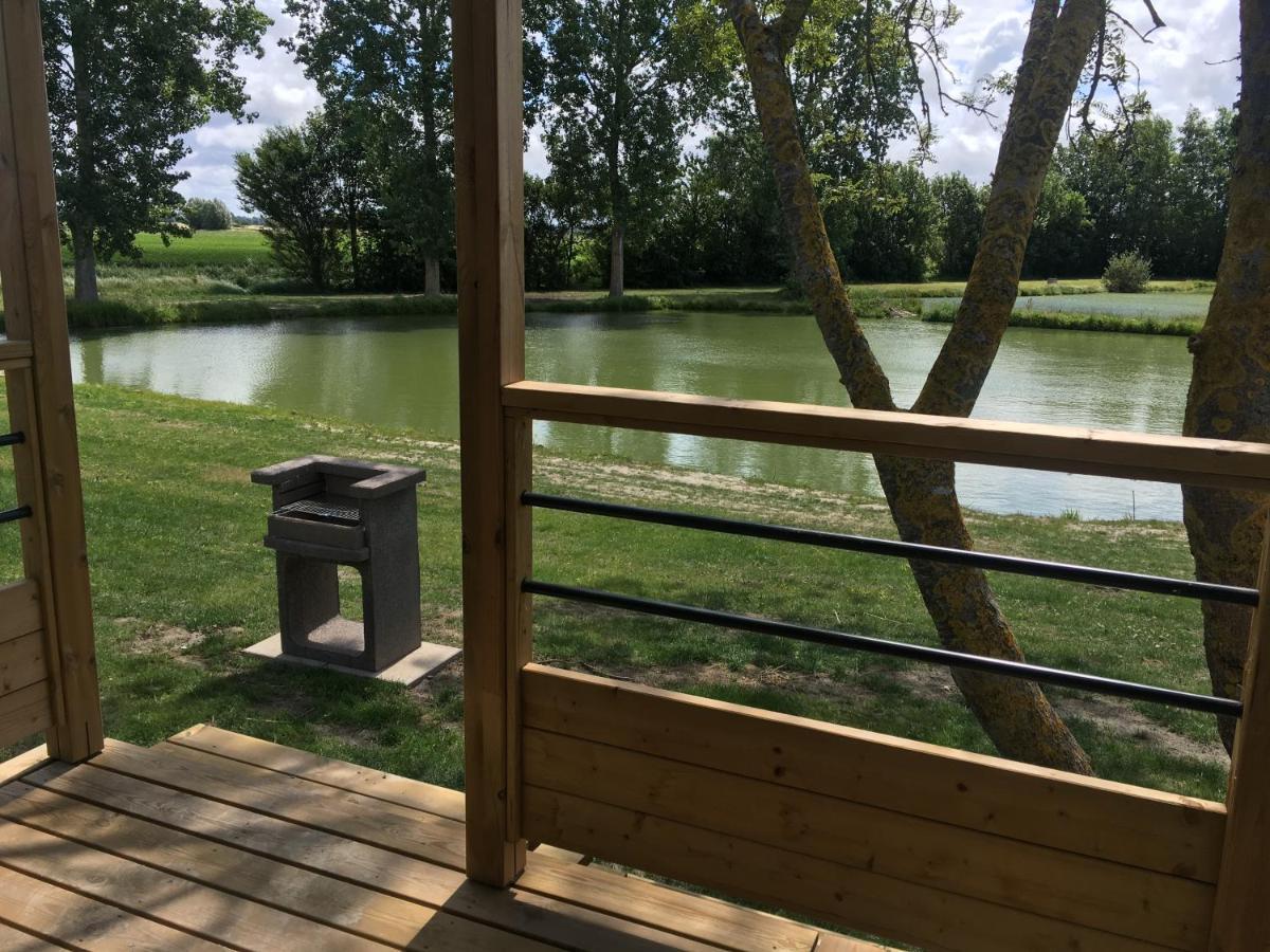 Camping La Haie Penee **** Saint-Quentin-en-Tourmont Exterior foto
